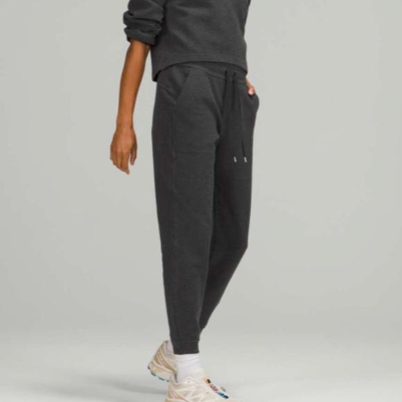 EUC Lululemon Ribbed High-Rise Jogger 25" *7/8 Length Heathered Black Size 6 - Picture 1 of 6